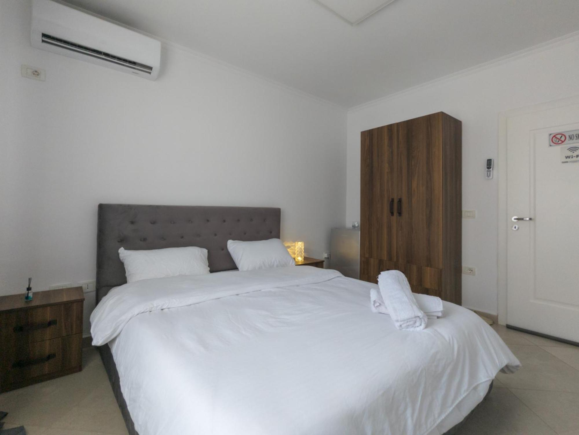 Center Luxury Rooms Tiranë Ngoại thất bức ảnh