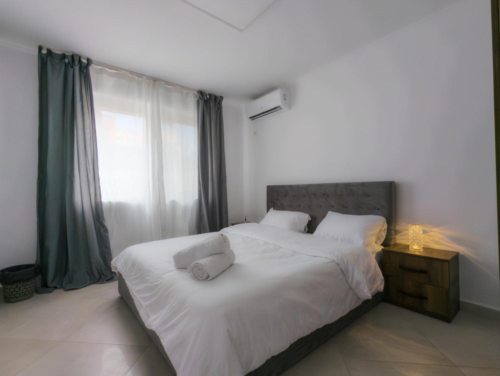 Center Luxury Rooms Tiranë Ngoại thất bức ảnh